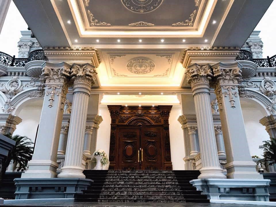 Cận cảnh lâu đài xa hoa nhà cô dâu có đám cưới 200 cây vàng