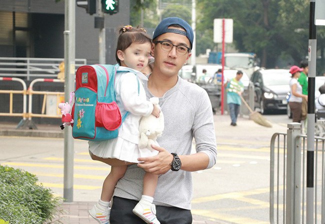 Cùng là vợ chồng dao kéo cả đôi nhưng cặp viên mãn với hôn nhân hơn 1 thập kỷ, đôi ly hôn sau nhiều thị phi