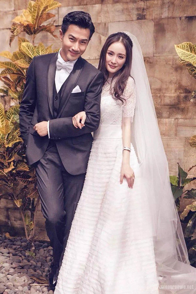 Cùng là vợ chồng dao kéo cả đôi nhưng cặp viên mãn với hôn nhân hơn 1 thập kỷ, đôi ly hôn sau nhiều thị phi