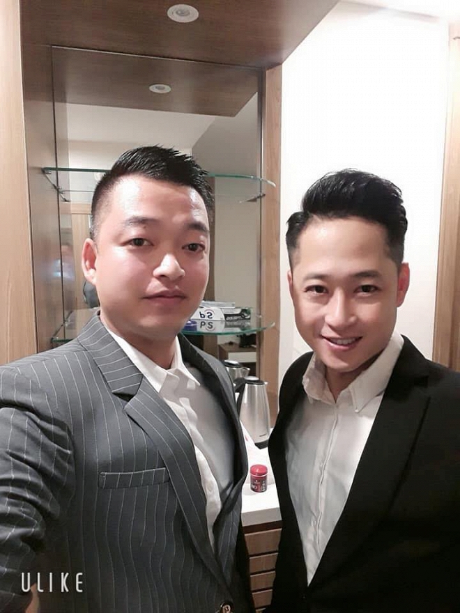 NSND Trung Hiếu được vợ kém 19 tuổi hôn ngọt ngào trong ngày cưới ở Sơn La