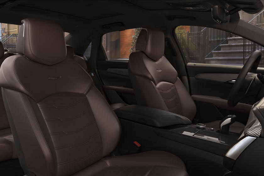 Vừa ra mắt, sedan hàng hiệu Cadillac CT6-V đã không còn xe để bán