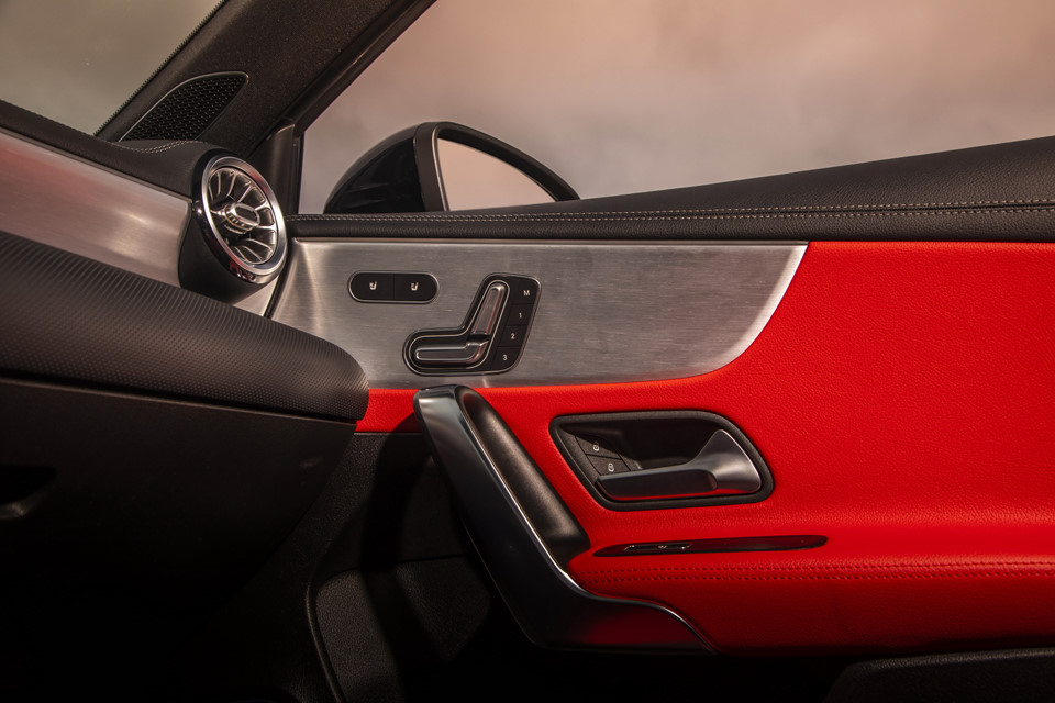 Mercedes-Benz A-Class Sedan 2019 giá từ 32.500 USD tại Mỹ