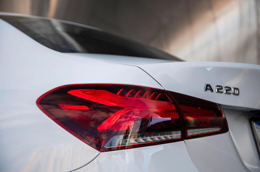 Mercedes-Benz A-Class Sedan 2019 giá từ 32.500 USD tại Mỹ