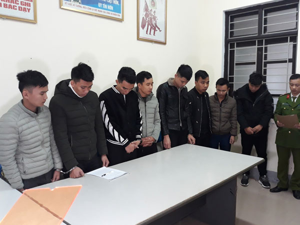 Tự nghĩ ra số lô đề để rao bán với cam kết trúng 100%, 8 đối tượng chiếm đoạt hàng tỷ đồng của hàng nghìn người