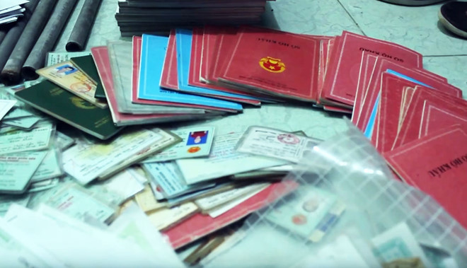 Băng nhóm hoạt động cho vay nặng lãi trang bị nhiều bình xịt hơi cay