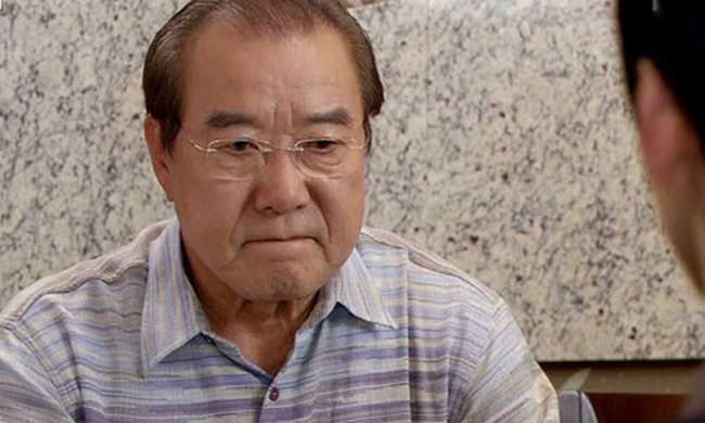 Không cho anh chồng vay 200 triệu trả nợ cờ bạc, vợ chồng tôi bị cả nhà ghẻ lạnh