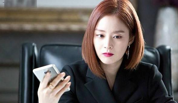 Lặng người nghe cuộc điện thoại bán chồng cho cô bạn thân của vợ