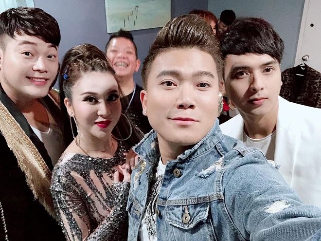 Bật mí cuộc sống ít người biết về em trai cũng làm ca sĩ của Hồng Ngọc