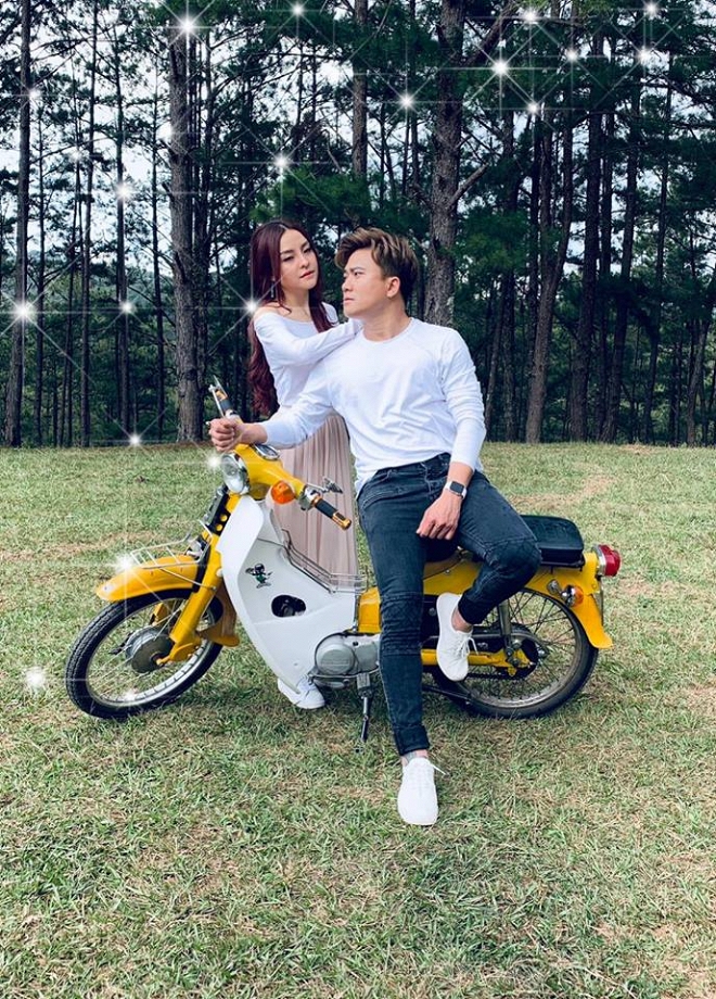 Bật mí cuộc sống ít người biết về em trai cũng làm ca sĩ của Hồng Ngọc