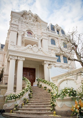 Đám cưới tại lâu đài trăm tỷ, rước dâu bằng Rolls-Royce và máy bay: Nam Định xứng đáng đứng đầu về độ chịu chơi tổ chức đám cưới