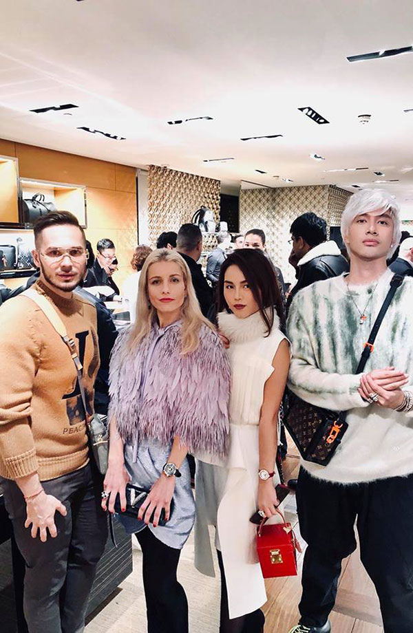 Lý Quí Khánh mặc đồ tôn da trắng tới mức sáng choang ba góc phố khi dự show của Louis Vuitton