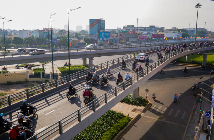 Cầu vượt chữ N ở cửa ngõ Tân Sơn Nhất thông xe nhánh cuối