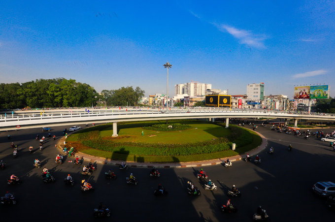 Cầu vượt chữ N ở cửa ngõ Tân Sơn Nhất thông xe nhánh cuối