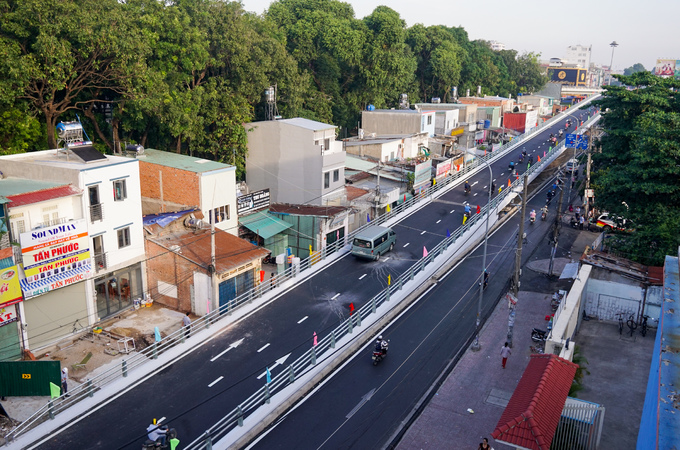 Cầu vượt chữ N ở cửa ngõ Tân Sơn Nhất thông xe nhánh cuối