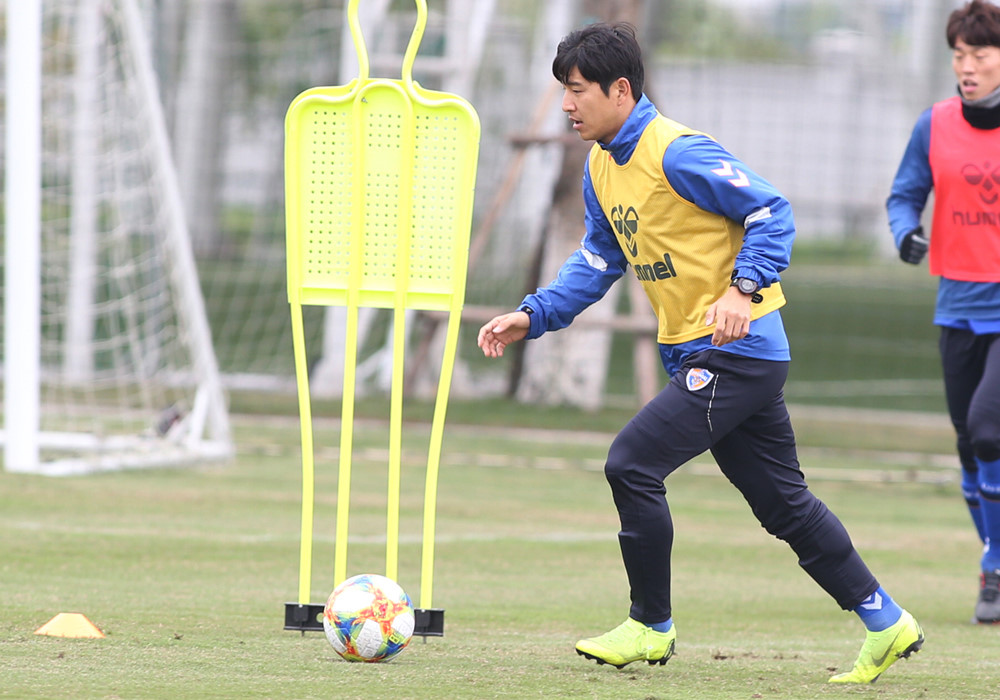 Cựu tuyển thủ Hàn Quốc: Tử huyệt của đội Việt Nam là thể trạng