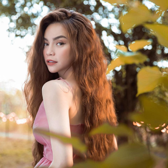 Gần 2 thập kỷ nhìn lại dàn sao nữ Hoa cỏ may: Hà Hồ thăng hạng, 2 mỹ nhân kín tiếng vẫn xinh đẹp sau bao sóng gió!