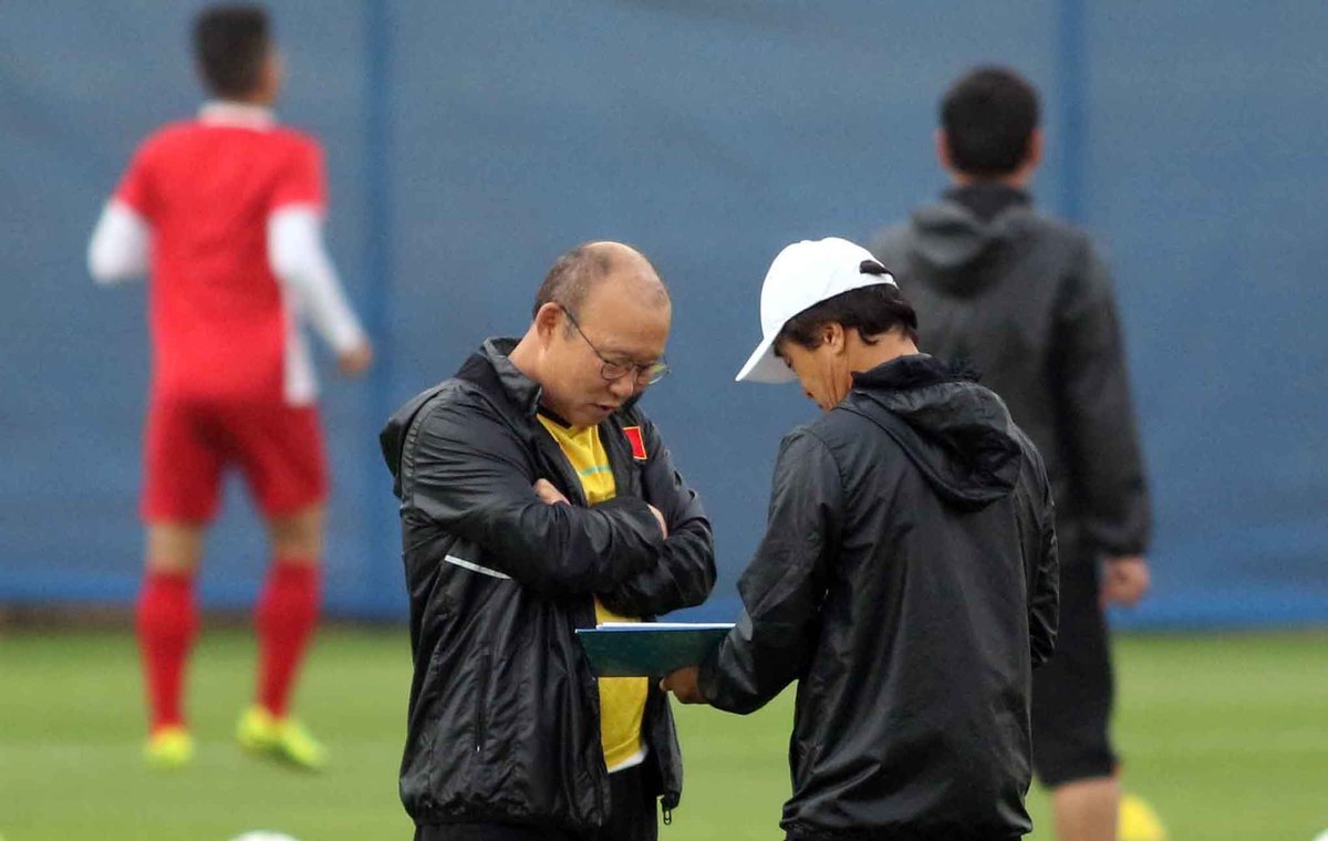 Video ảnh: Tuyển Việt Nam tập bóng bổng để đối phó Jordan