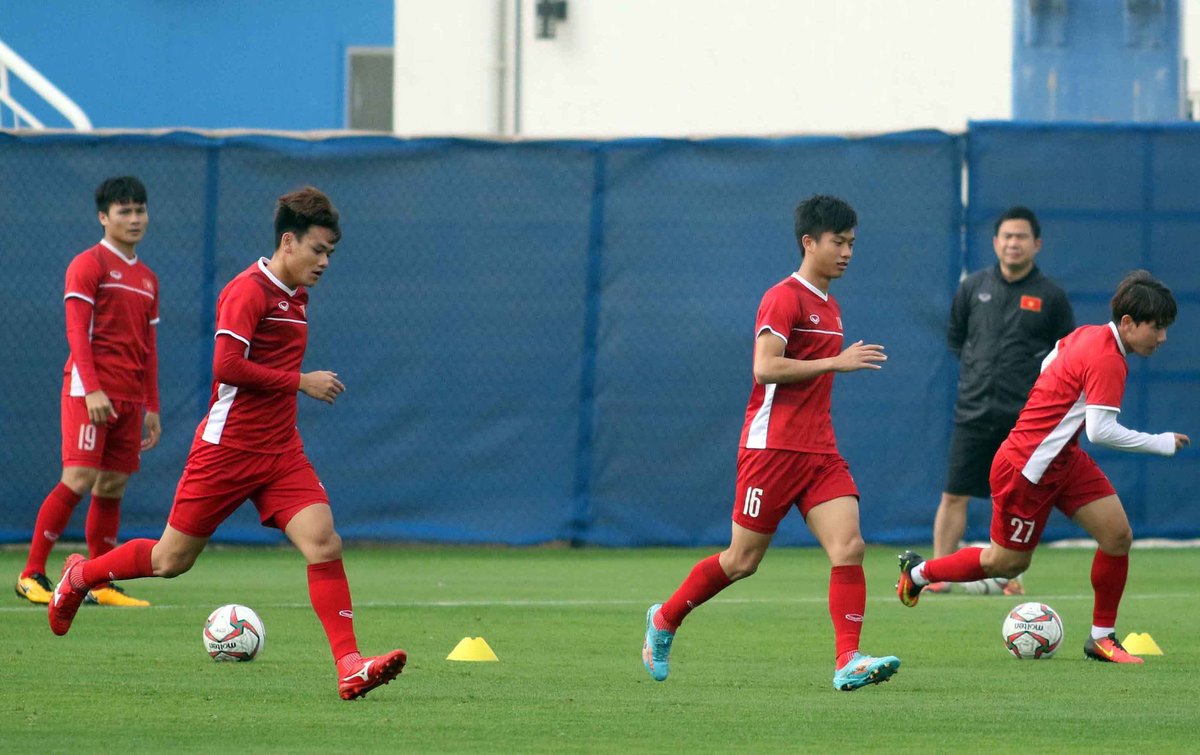 Video ảnh: Tuyển Việt Nam tập bóng bổng để đối phó Jordan