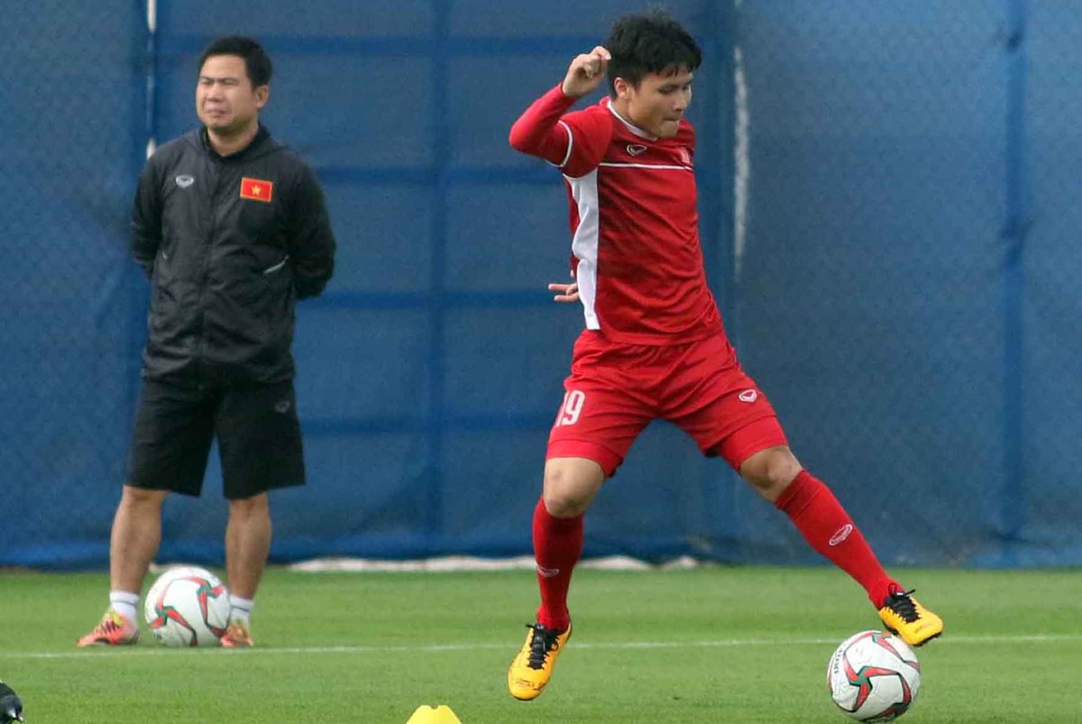 Video ảnh: Tuyển Việt Nam tập bóng bổng để đối phó Jordan