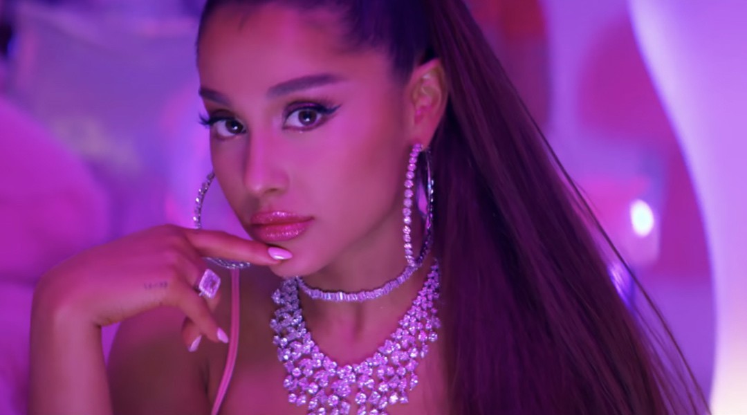 Vừa phát hành ca khúc mới chưa đầy 1 ngày, Ariana Grande đã bị tố đạo nhạc?