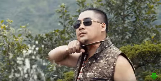 Khán giả bức xúc với phim Tết của Quang Tèo, Chiến Thắng thô tục, hở hang giống phim khiêu dâm