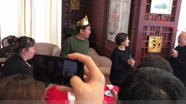 Hòa Thân Vương Cương, Càn Long Trương Thiết Lâm hội ngộ Kỷ Hiểu Lam Trương Quốc Lập nhân ngày sinh nhật