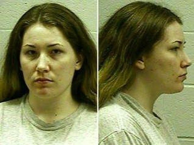 Đằng sau tội ác vợ đẩy chồng ngã từ tầng 25 xuống đất tử vong là cuộc hôn nhân tưởng chừng viên mãn nhưng chứa đầy ẩn tình