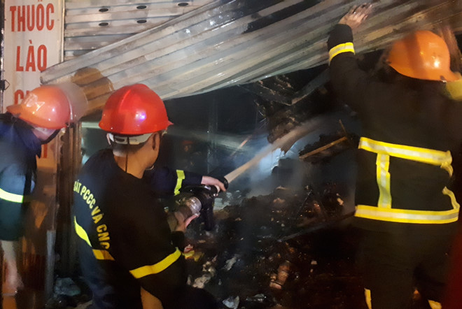 Chợ đầu mối lớn nhất Thanh Hóa cháy giữa đêm