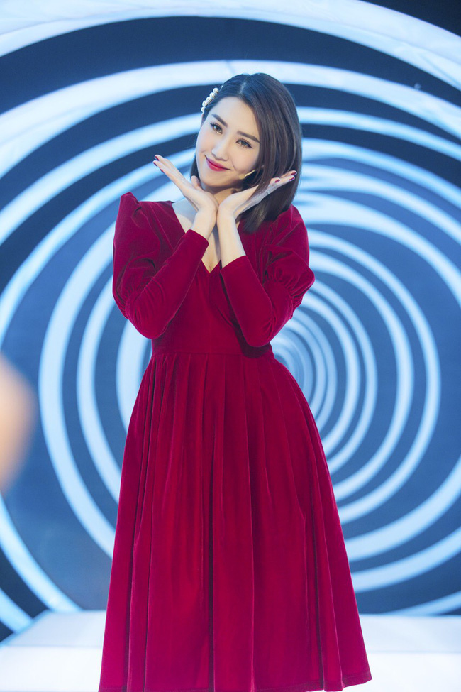 NSND Hồng Vân đòi bóp cổ Thúy Ngân vì tội bán nhà, bỏ chồng theo trai