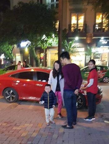 Cộng đồng mạng phẫn nộ với người mẹ trẻ bỏ con ở cây ATM giữa đêm rét, đoán nguyên nhân do cãi nhau với chồng?