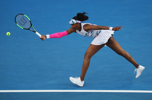 Úc mở rộng 2019: Hạ Venus Williams, Halep đối mặt cô em Serena
