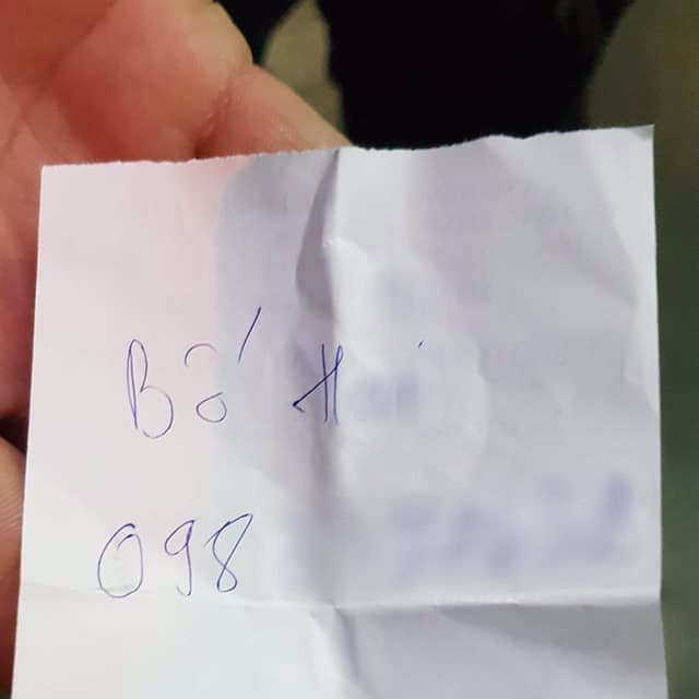 Nhiều người phẫn nộ khi chứng kiến cảnh mẹ trẻ bỏ con ở cây ATM giữa đêm đông Hà Nội, nghi do cãi nhau với chồng