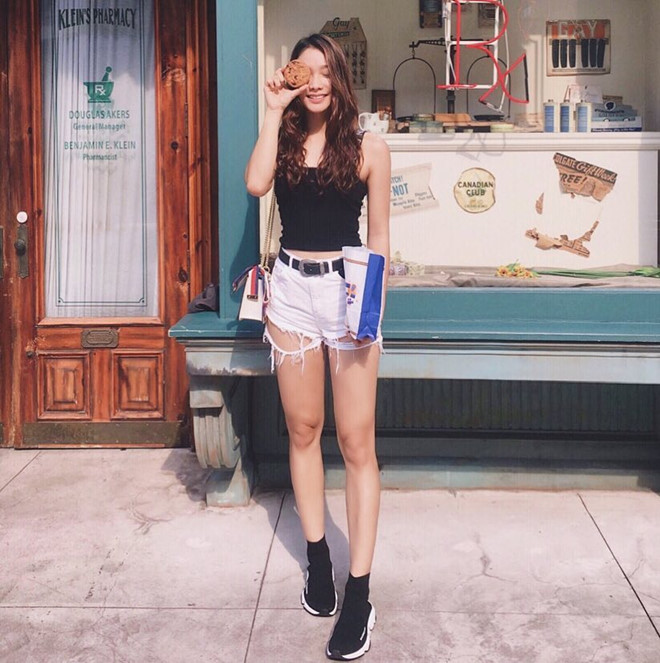 Bạn gái tay vợt Lý Hoàng Nam là hot girl bóng rổ, cao 1,72 m