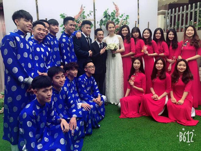 Mẹ Cường Đô La tặng nhẫn cho con dâu Đàm Thu Trang trong đám hỏi