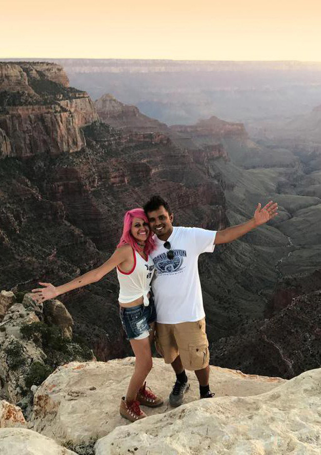 Chụp ảnh tự sướng trên vách đá dựng đứng, vợ chồng Travel Blogger rơi xuống vực chết thảm