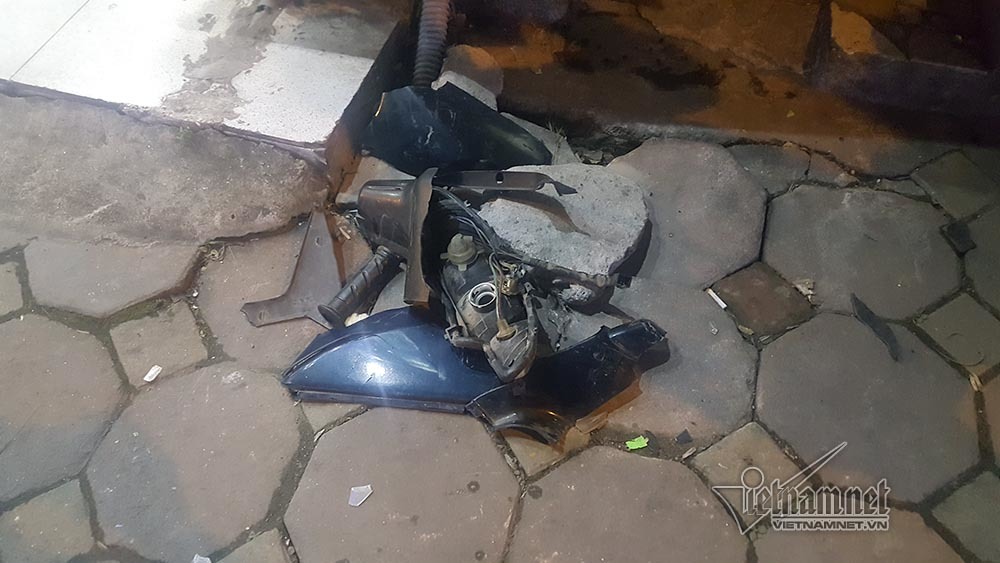 Ô tô đâm 5 xe trên phố Ngọc Khánh: Thai phụ nhảy bật trong tích tắc