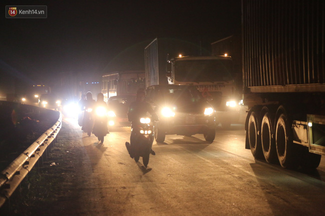 Xót xa cảnh khói hương nghi ngút nơi 8 người tử vong sau tai nạn kinh hoàng ở Hải Dương