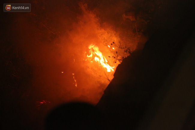 Xót xa cảnh khói hương nghi ngút nơi 8 người tử vong sau tai nạn kinh hoàng ở Hải Dương