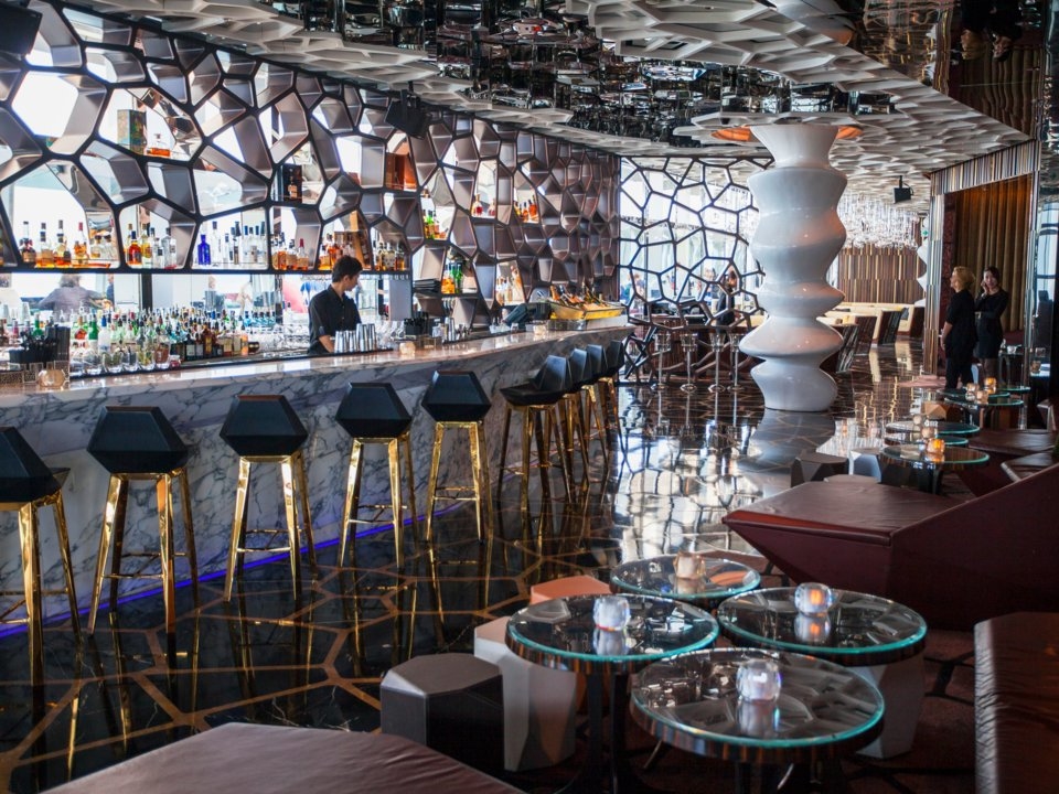 Cuộc sống của giới siêu giàu Hong Kong