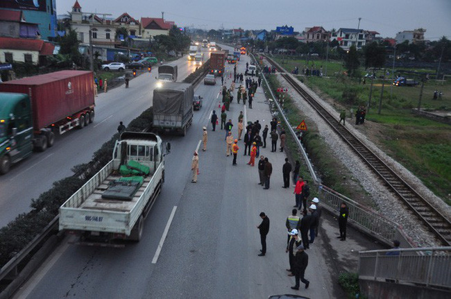 Nhân chứng vụ tai nạn 8 người tử vong ở Hải Dương: Chưa chứng kiến cảnh tượng nào kinh hãi đến vậy