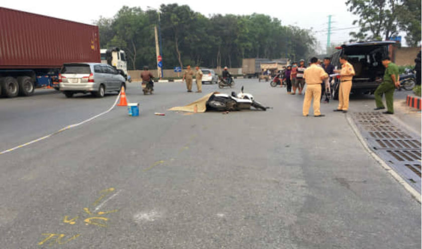 Truy đuổi xe container cán chết người phụ nữ rồi bỏ chạy