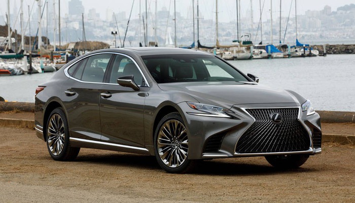 Triệu hồi xe Lexus LS500 tại thị trường Việt Nam