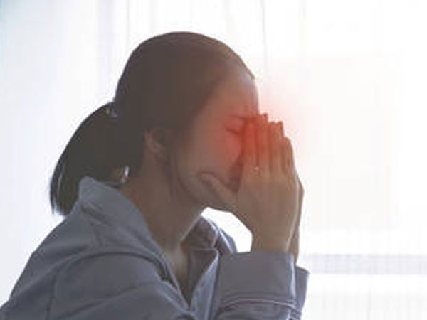 Tôi chán người chồng ít nhu cầu sau 8 năm chung sống