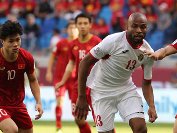 HLV Lê Thụy Hải nhận xét bất ngờ về ĐT Việt Nam