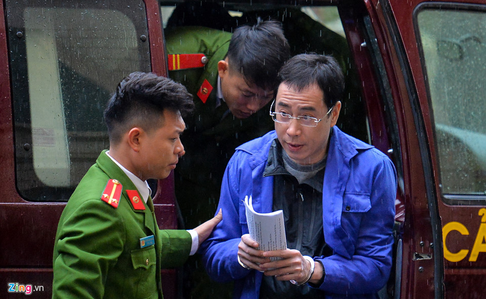 Nguyễn Xuân Sơn - người mang án tử xuất hiện ở phiên tòa dịp gần Tết