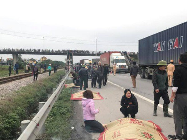 Vụ tai nạn 8 người tử vong: Giây phút kinh hoàng qua lời những người thoát nạn