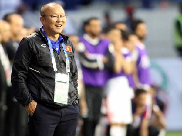 Park Hang-seo đi xem trận Nhật Bản - Ảrập Xêút