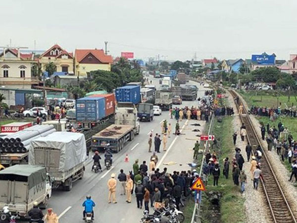 Xác định danh tính một số cán bộ xã tử vong trong vụ tai nạn thảm khốc ở Hải Dương