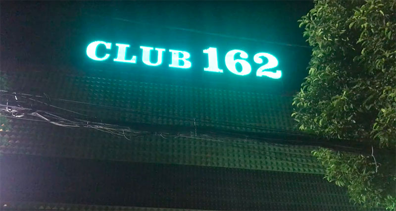 Cảnh sát đột nhập 2 tụ điểm ăn chơi ở Sài Gòn, phát hiện gần 100 người xăm trổ phê ma túy