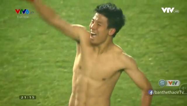 Thử thách 10 năm giờ xưa rồi, chỉ trong vòng 1 năm, anh chàng Tư Dũng đã chứng minh sự dậy thì thần kỳ trong trận Việt Nam - Jordan